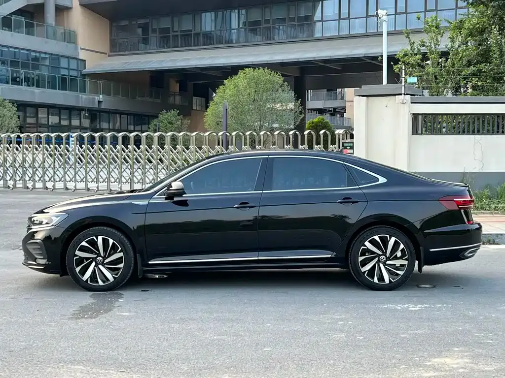 Volkswagen Passat — фото 9