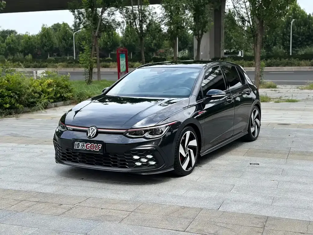 Volkswagen Golf GTI — фото 1