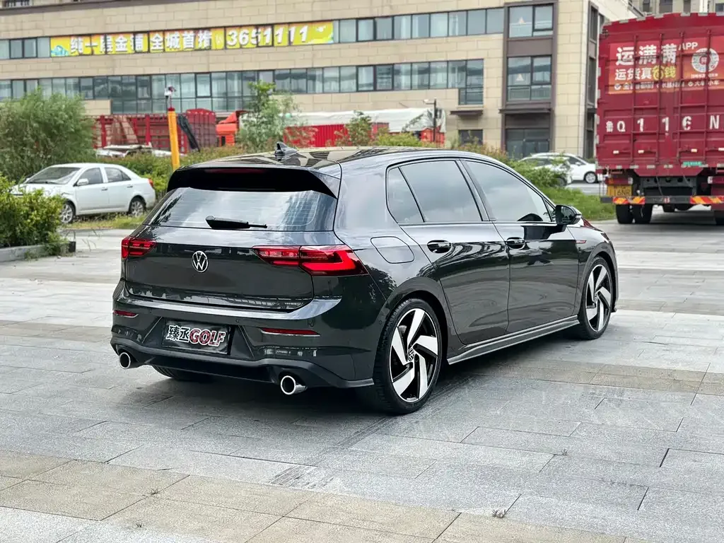 Volkswagen Golf GTI — фото 5