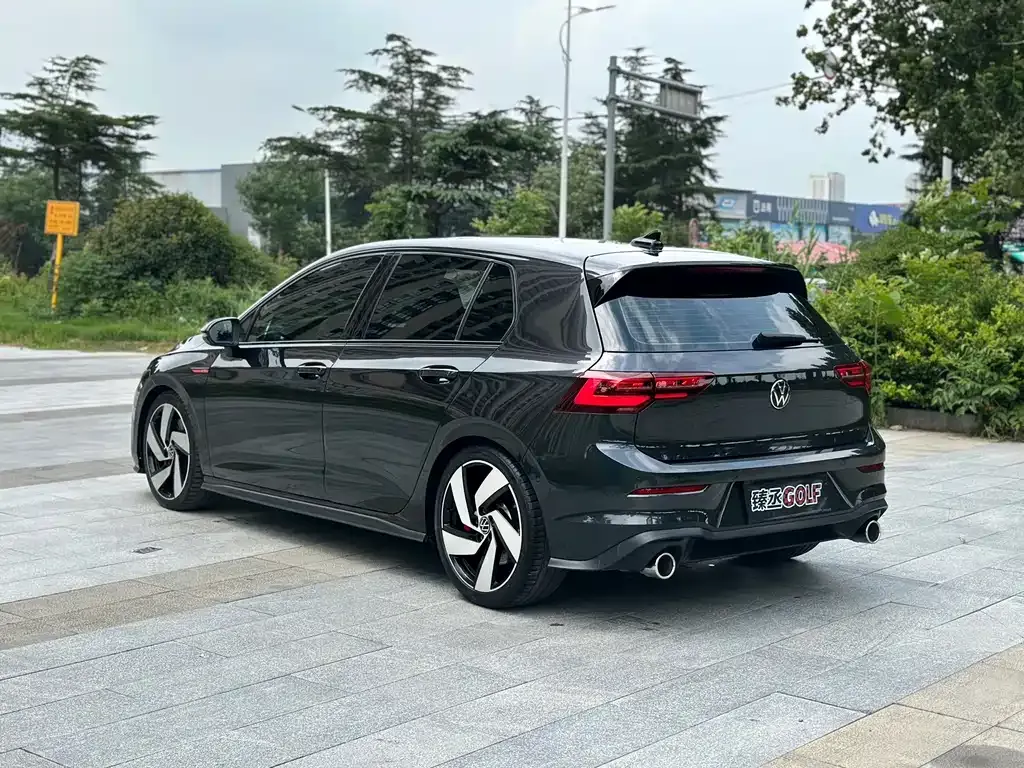 Volkswagen Golf GTI — фото 9
