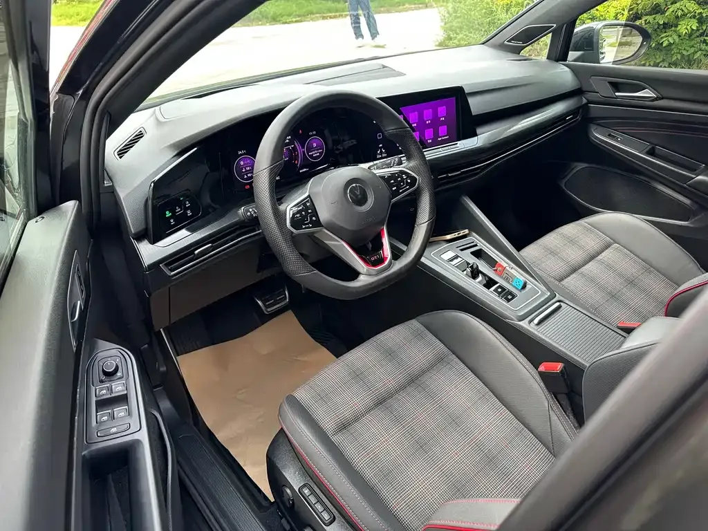 Volkswagen Golf GTI — фото 3