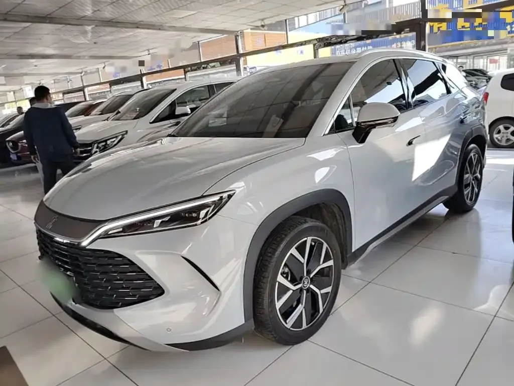 BYD L DM-i — фото 1
