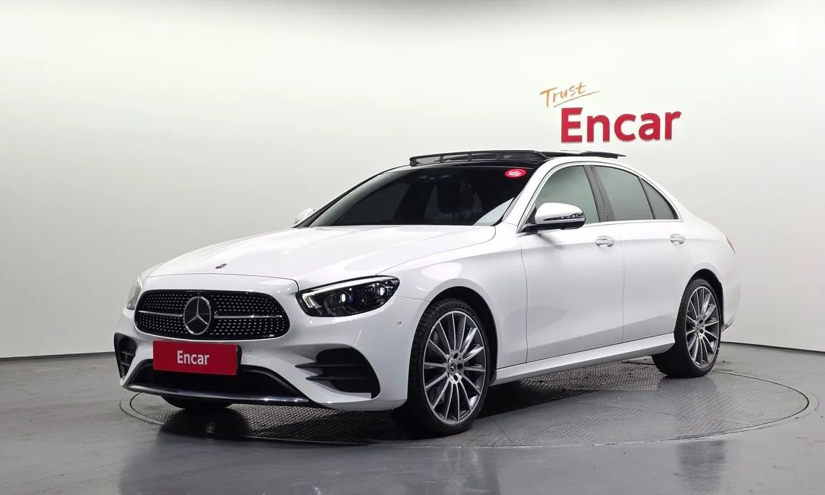 Mercedes-Benz E-Class — фото 1