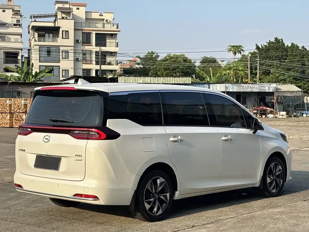 GAC Motor Trumpchi M6 — фото 9