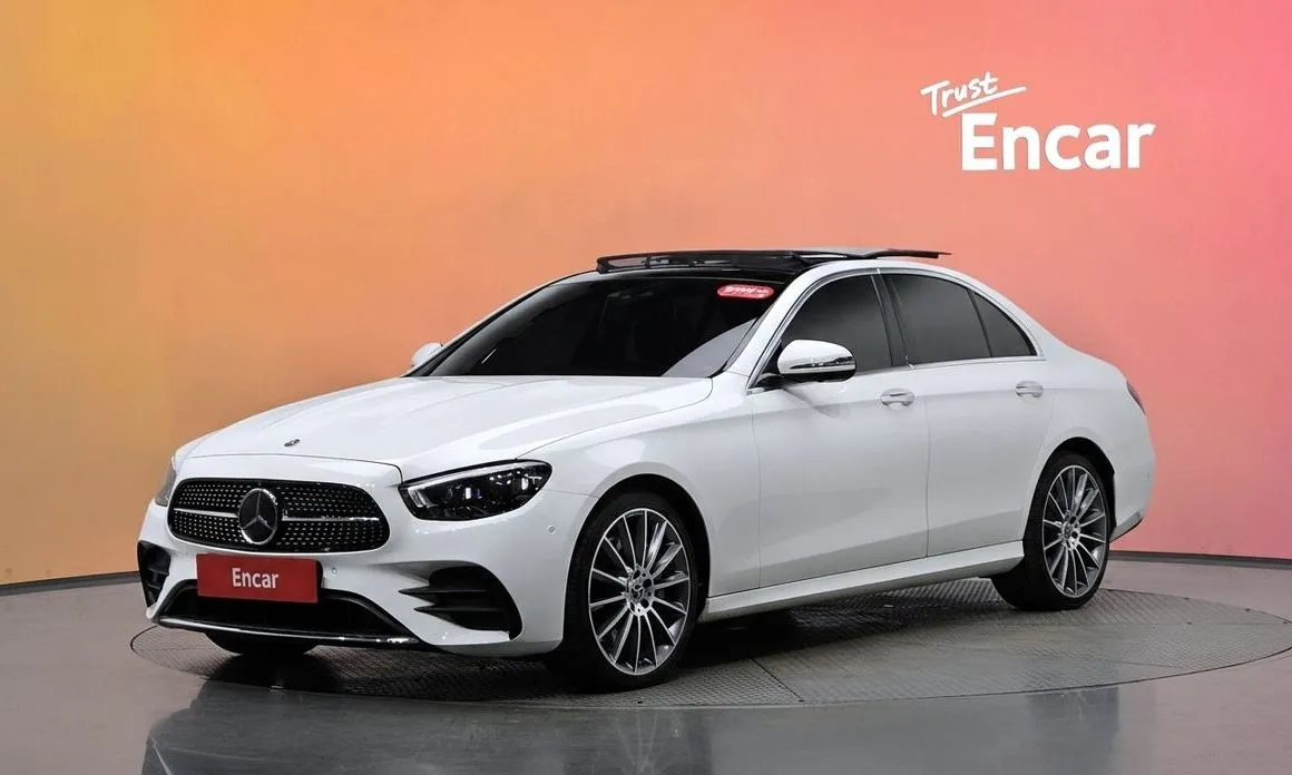 Mercedes-Benz E-Class — фото 1