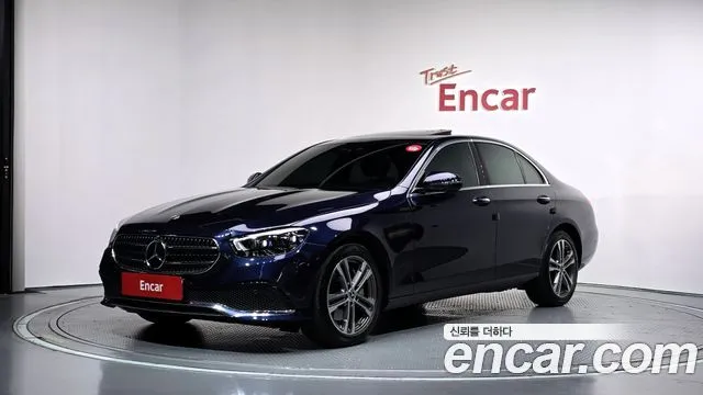 Mercedes-Benz E-Class — фото 1
