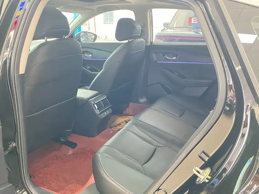 Honda Accord — фото 10