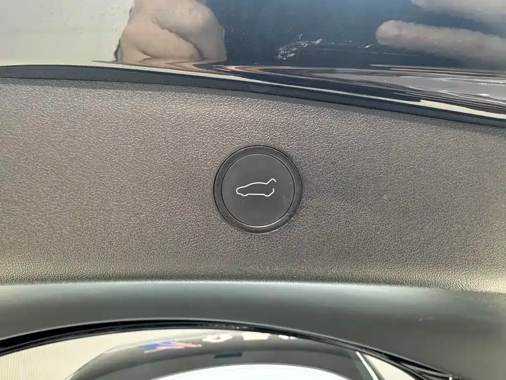 Tesla Model 3 — фото 2