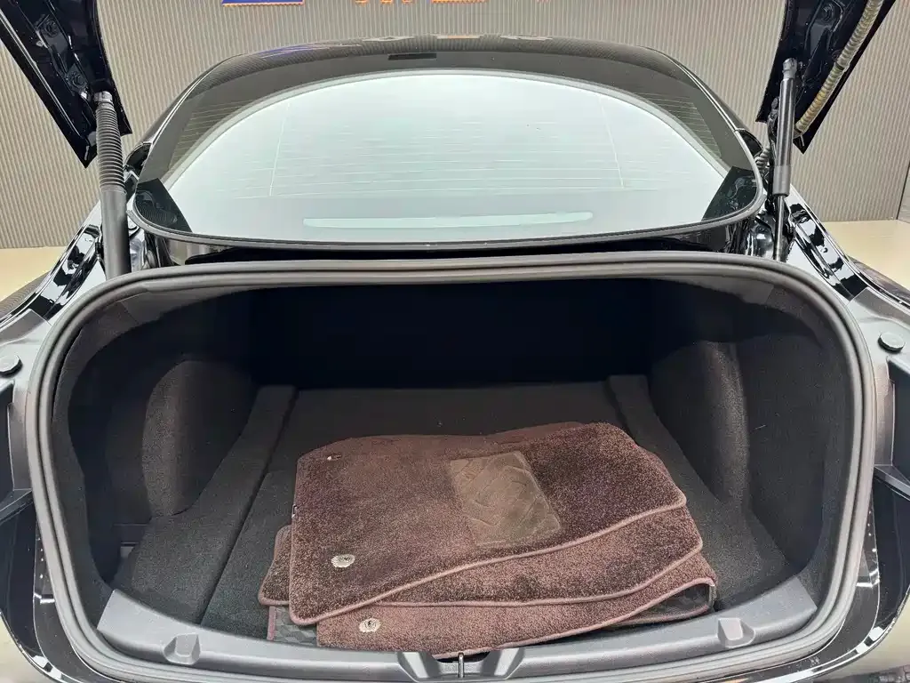 Tesla Model 3 — фото 10