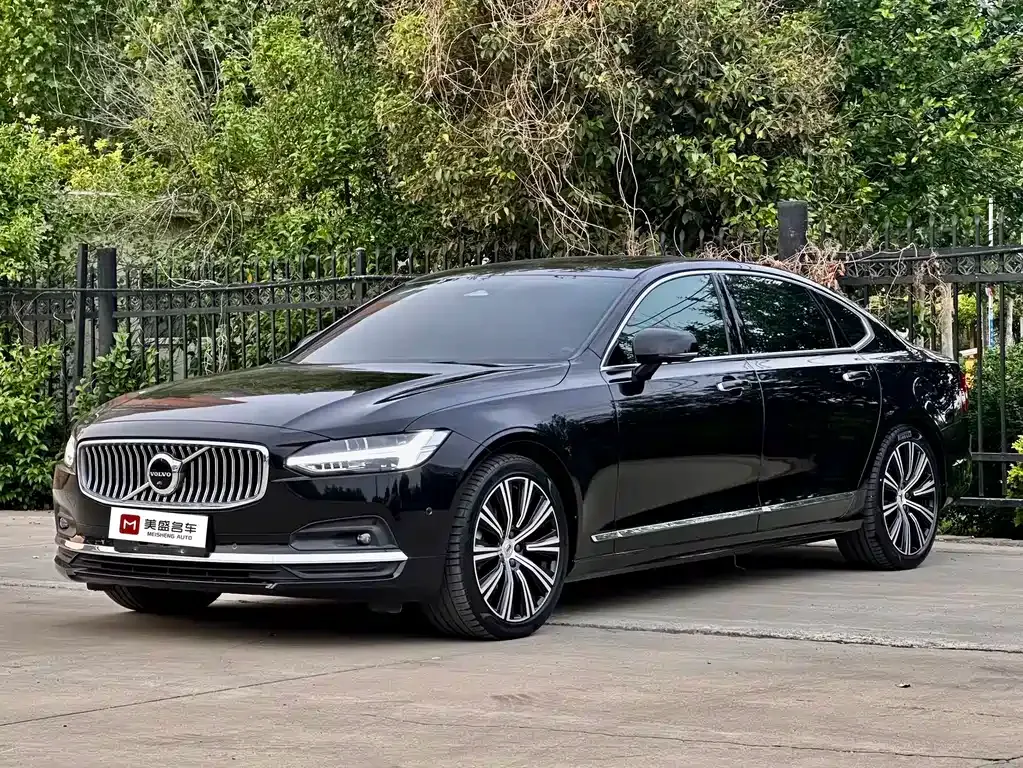 Volvo S90 — фото 1