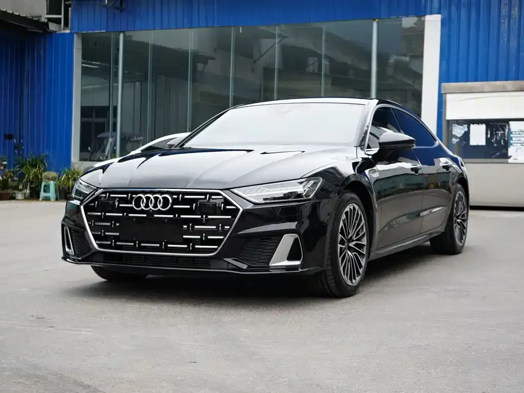 Audi A7L — фото 1