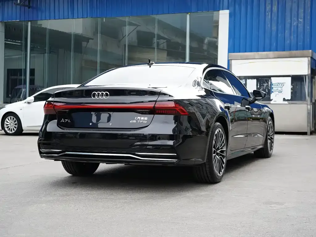Audi A7L — фото 9