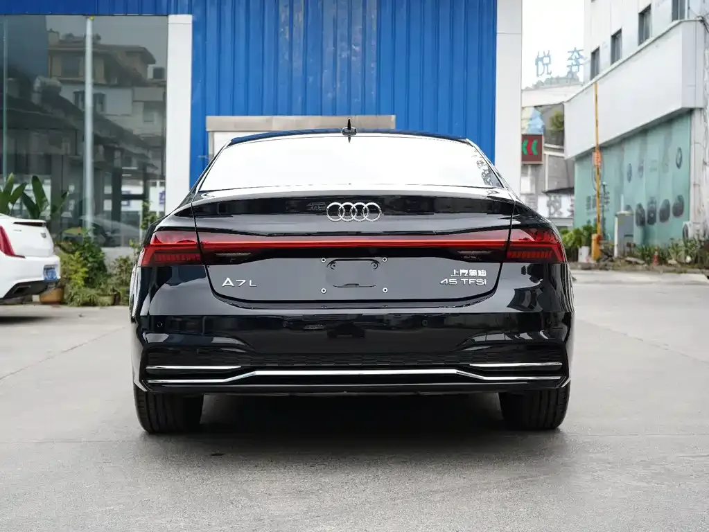Audi A7L — фото 6