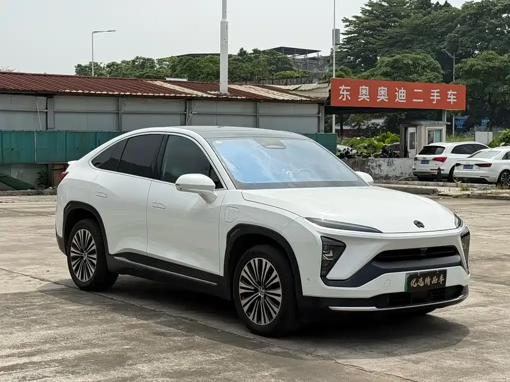NIO EC6 — фото 10