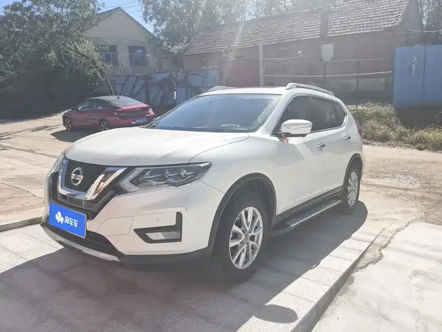 Nissan X-Trail — фото 1