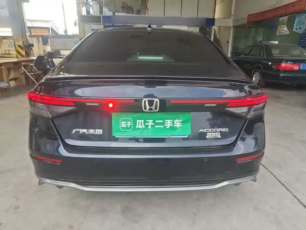 Honda Accord — фото 10
