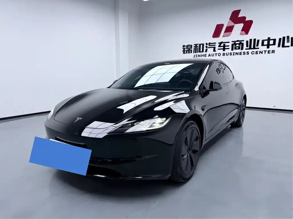 Tesla Model 3 — фото 1