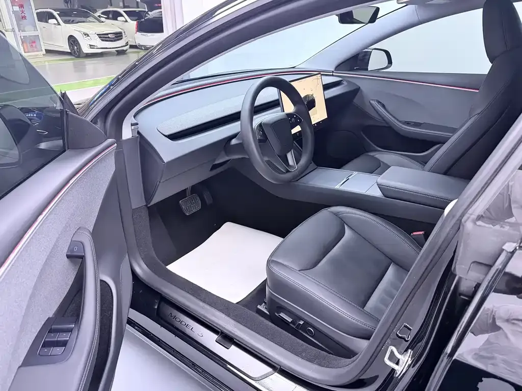 Tesla Model 3 — фото 5