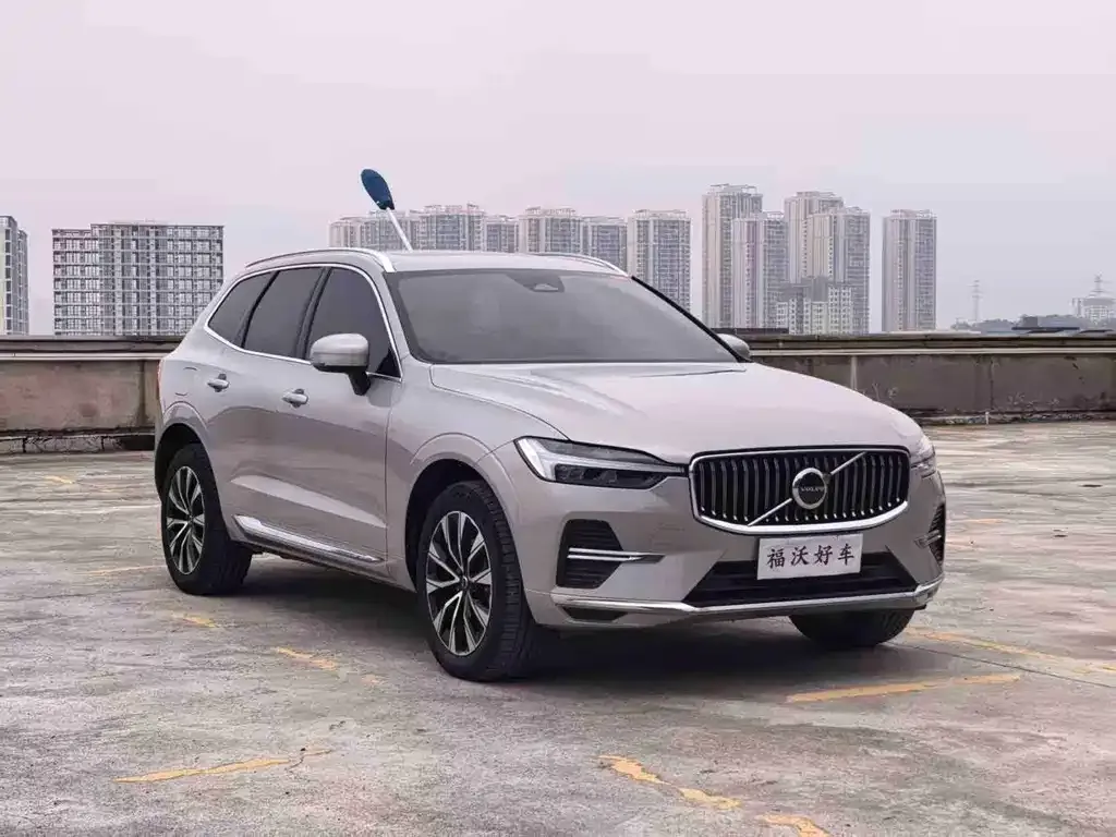 Volvo XC60 — фото 9