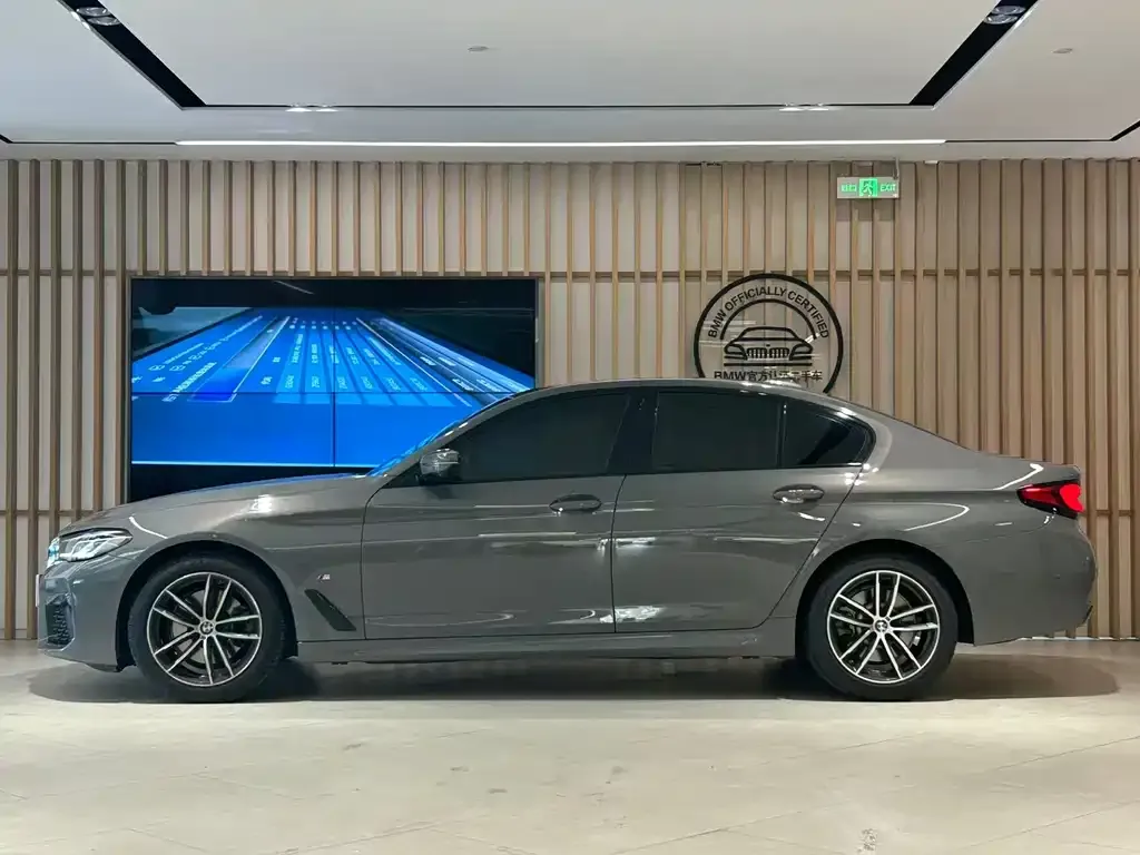 BMW 5 Series (Import) — фото 3