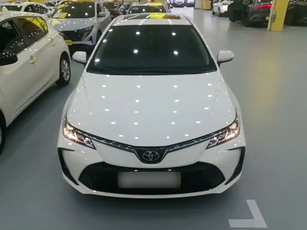 Toyota Corolla — фото 5