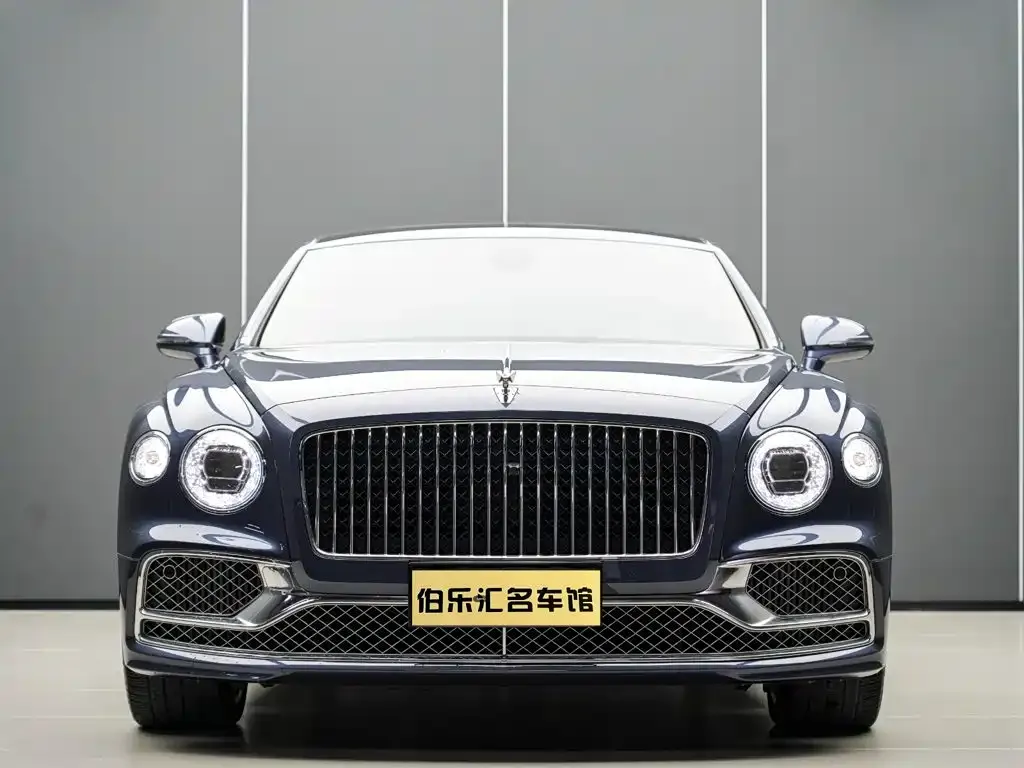 Bentley Flying Spur — фото 10