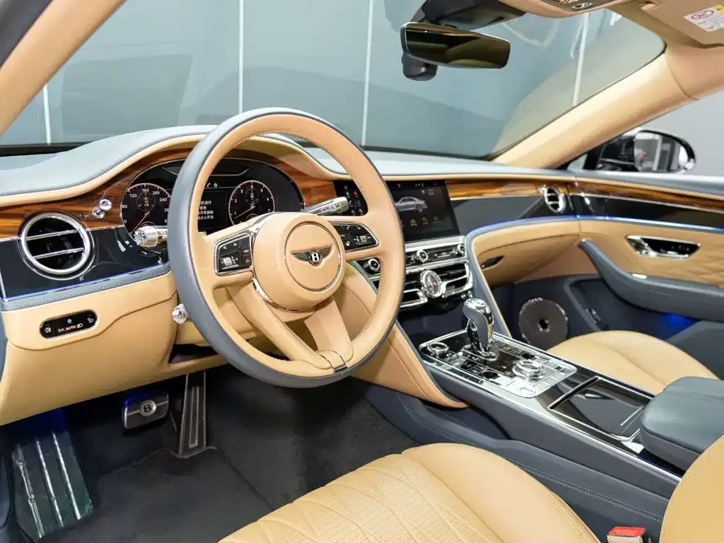 Bentley Flying Spur — фото 5