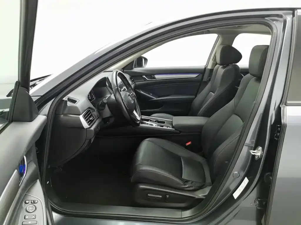 Honda Accord — фото 10