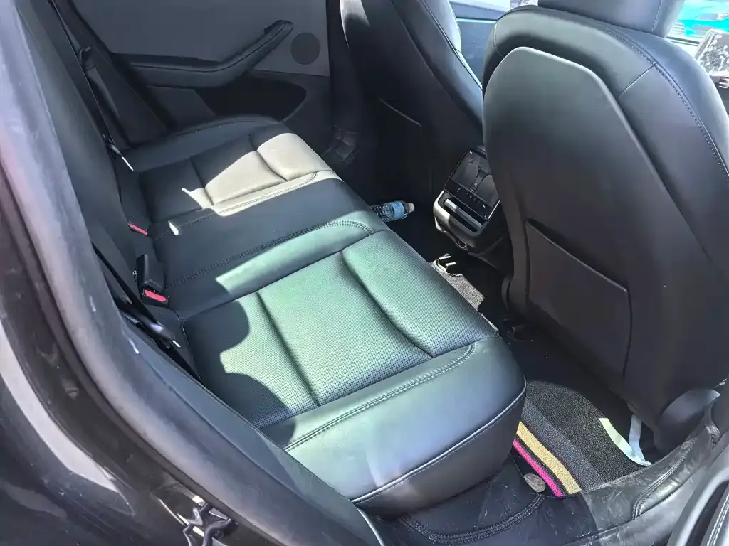 Tesla Model 3 — фото 3