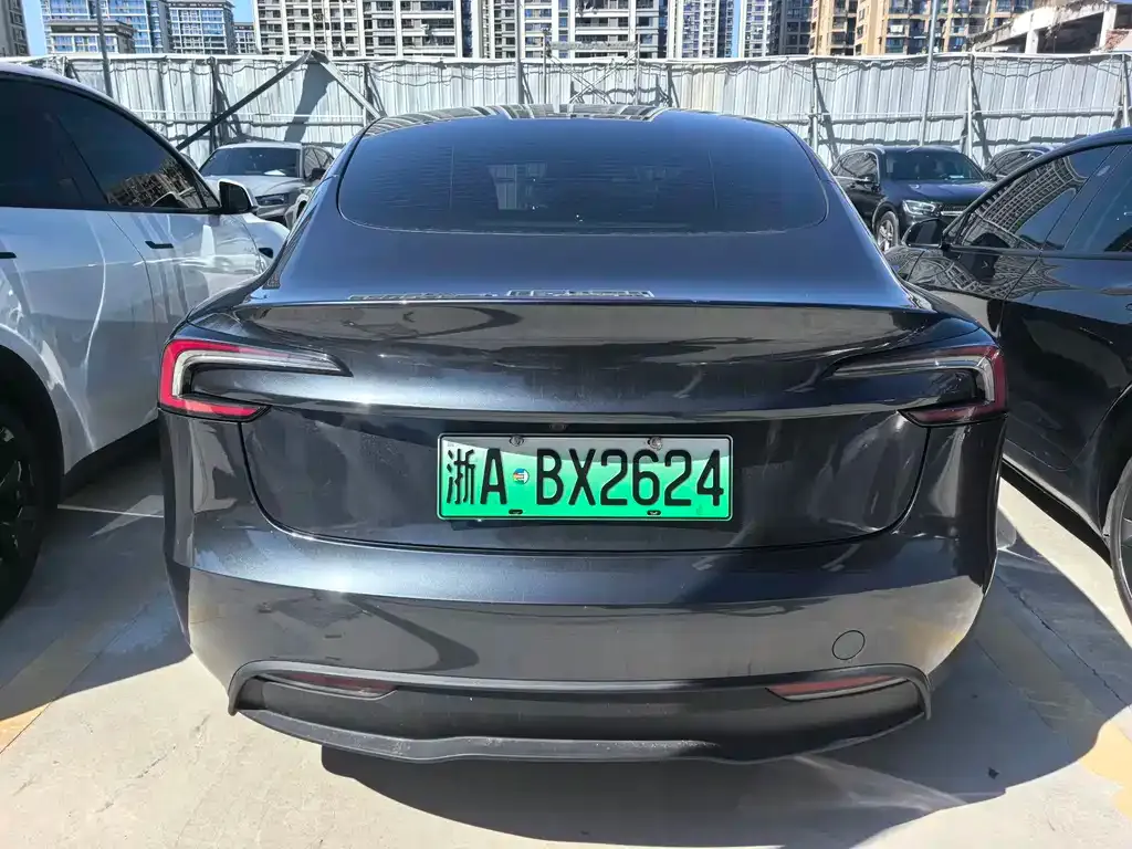 Tesla Model 3 — фото 6