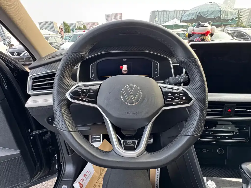Volkswagen Tiguan L — фото 7