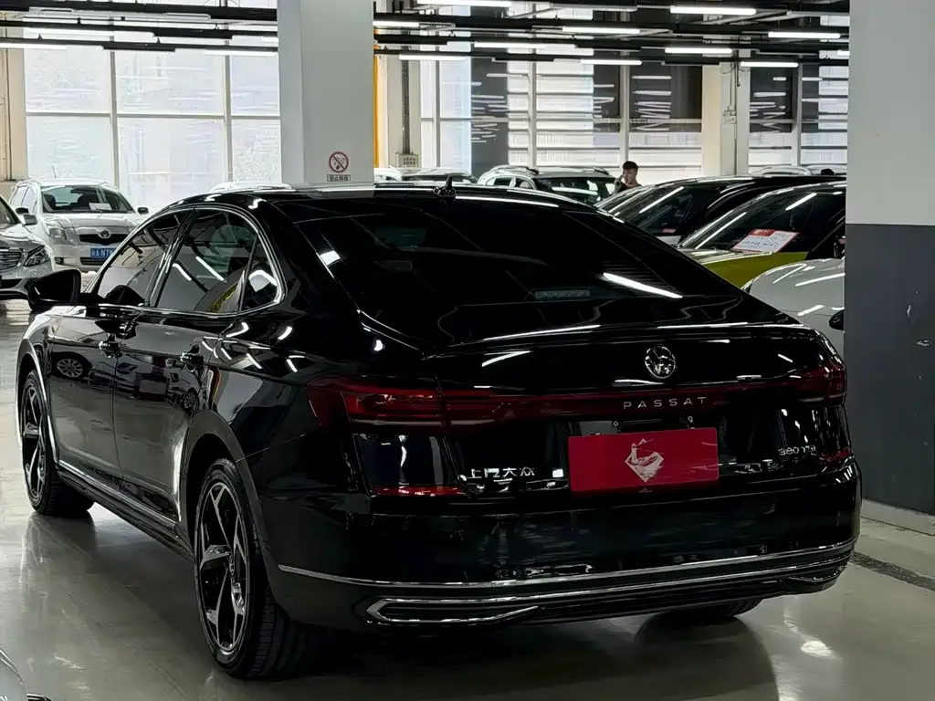 Volkswagen Passat — фото 6