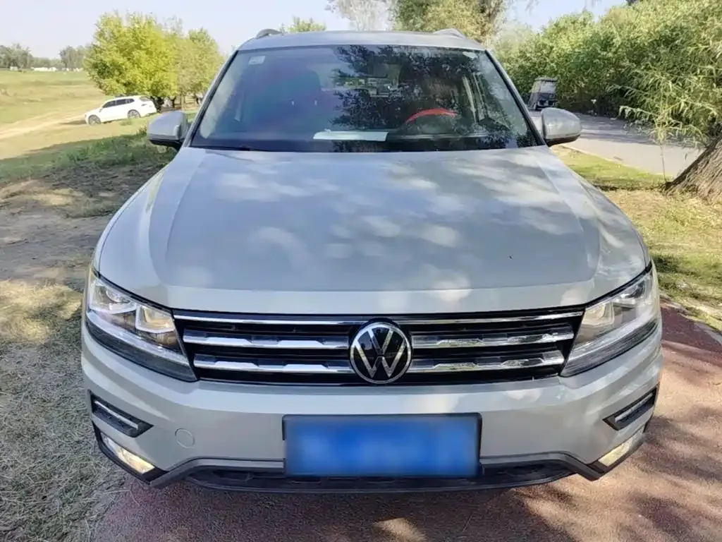 Volkswagen Tiguan L — фото 6