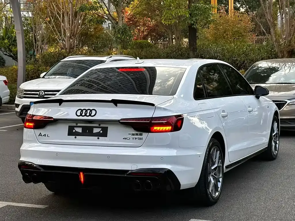 Audi A4L — фото 9