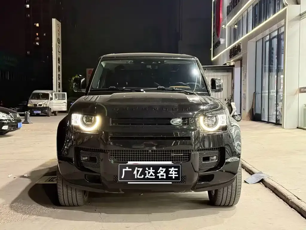 Land Rover Defender — фото 1