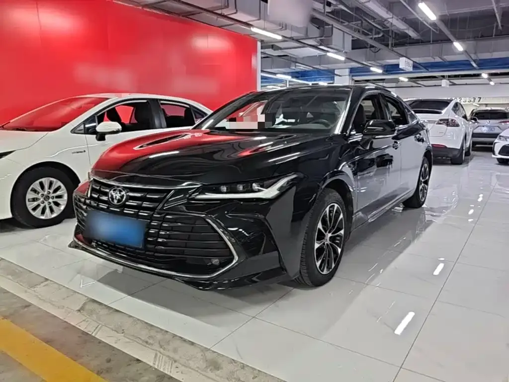 Toyota Avalon — фото 1