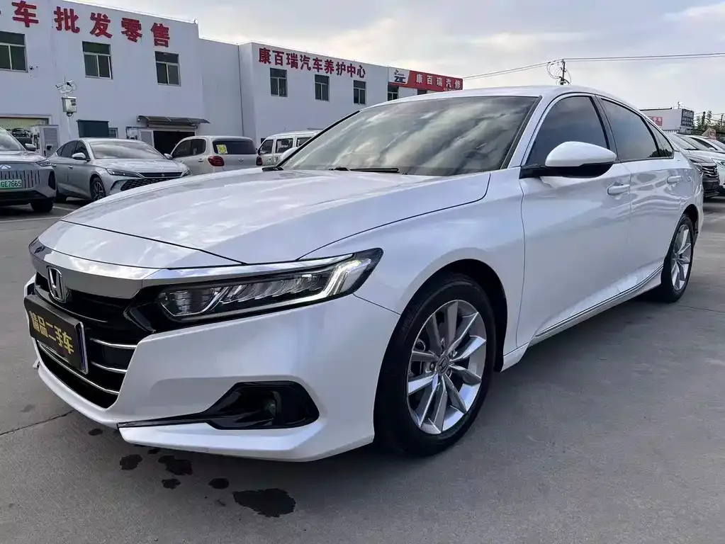 Honda Accord — фото 1