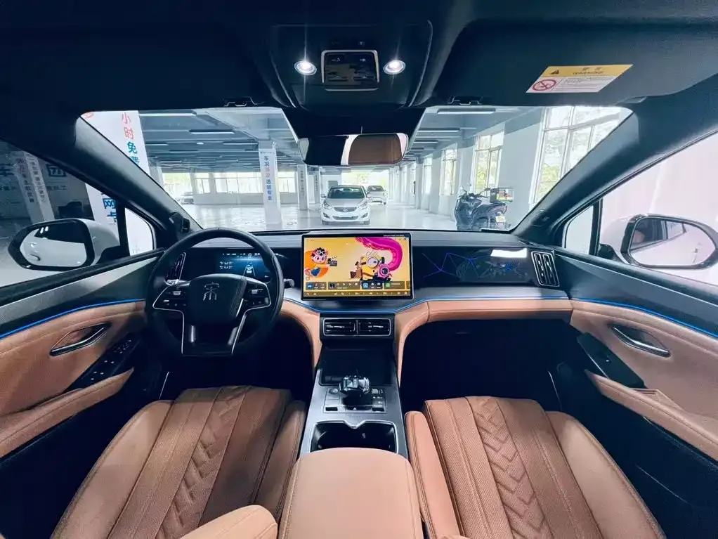 BYD L DM-i — фото 6