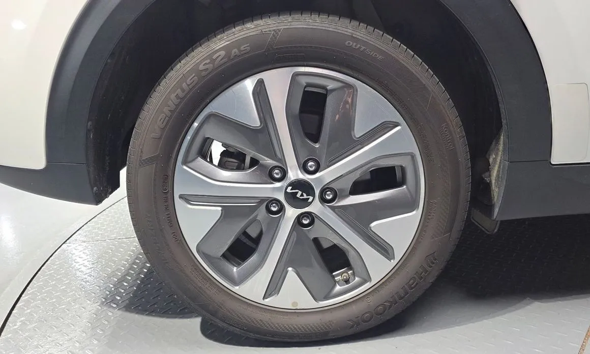Kia Niro — фото 10