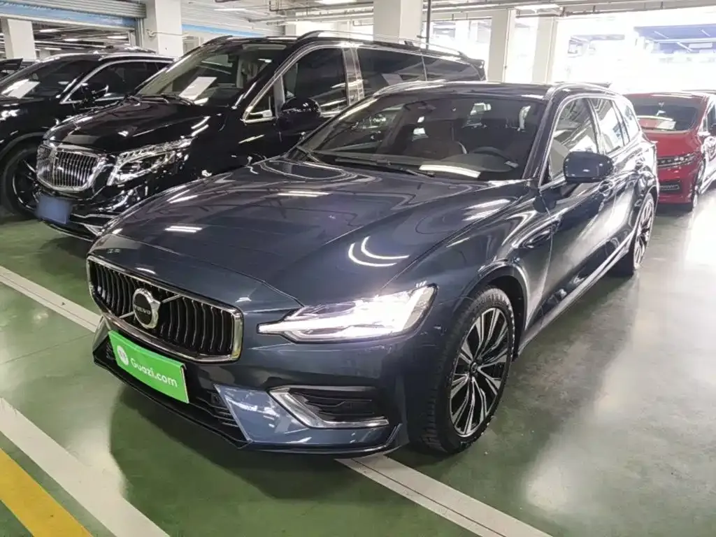 Volvo V60 — фото 1