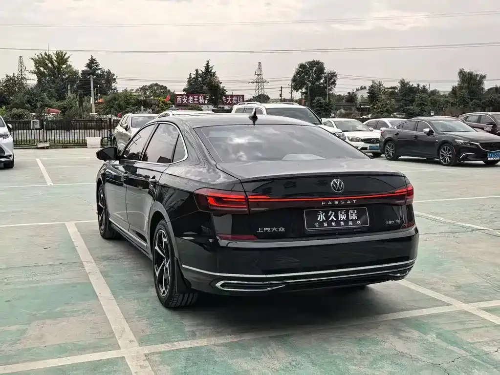 Volkswagen Passat — фото 6