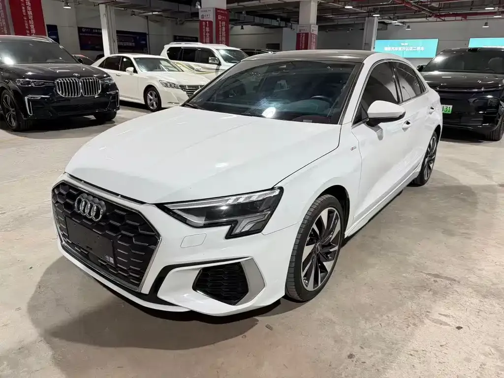 Audi A3 — фото 1