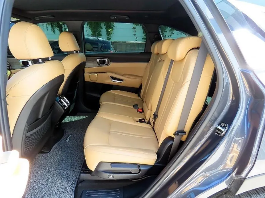 Kia Sorento — фото 8