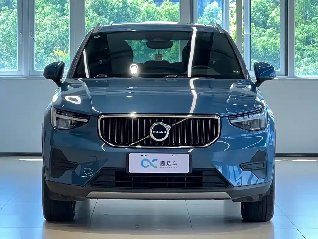 Volvo XC40 — фото 9