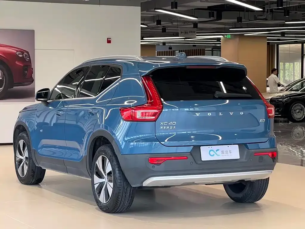 Volvo XC40 — фото 5
