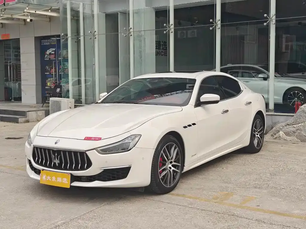 Maserati Ghibli — фото 1