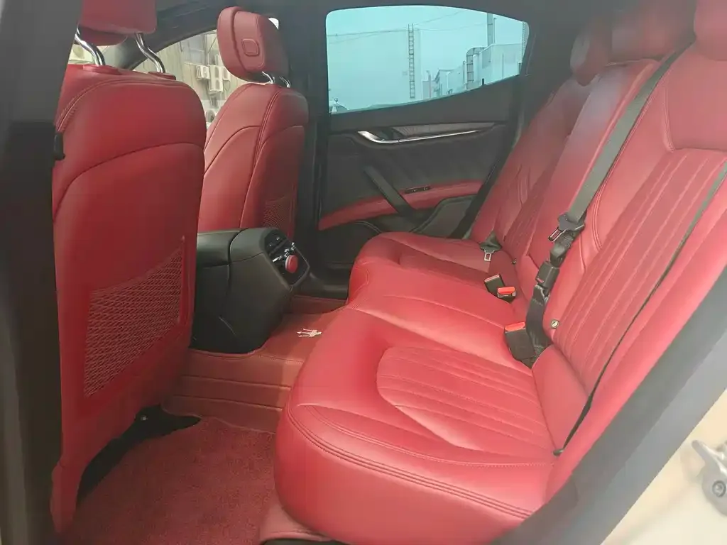 Maserati Ghibli — фото 10