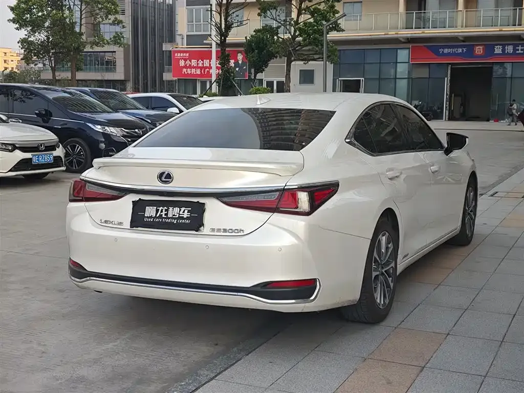 Lexus ES — фото 2