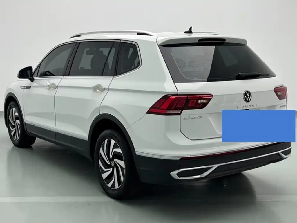 Volkswagen Tiguan L — фото 7