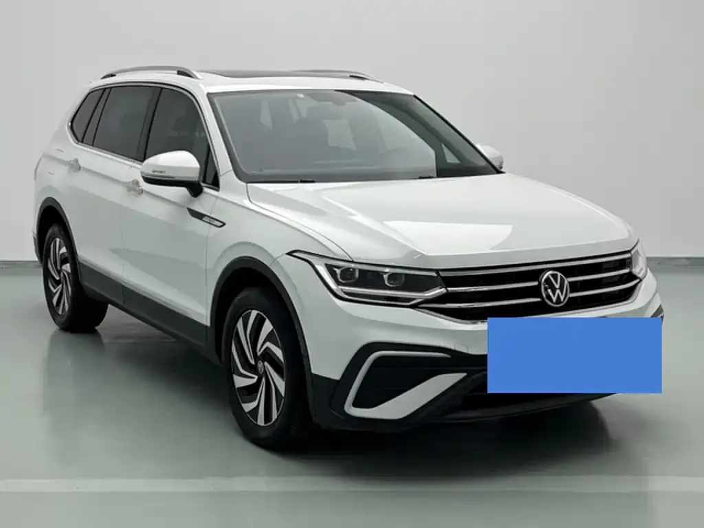 Volkswagen Tiguan L — фото 2
